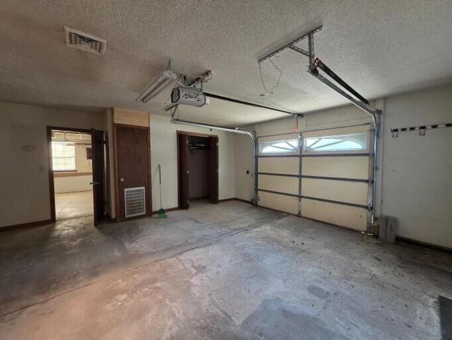 400 N Vine Street, Commerce, OK 74339