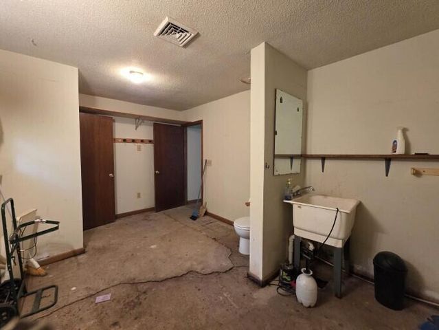 400 N Vine Street, Commerce, OK 74339