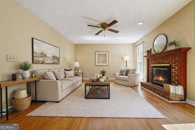 4241 Glenforest Way NE, Roswell, GA 30075