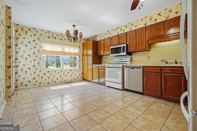 4241 Glenforest Way NE, Roswell, GA 30075