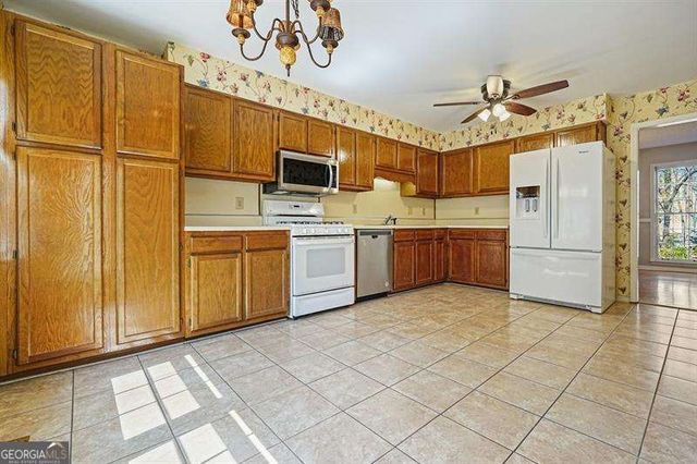 4241 Glenforest Way NE, Roswell, GA 30075