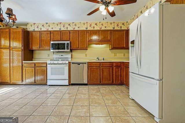 4241 Glenforest Way NE, Roswell, GA 30075