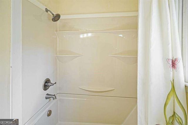 4241 Glenforest Way NE, Roswell, GA 30075