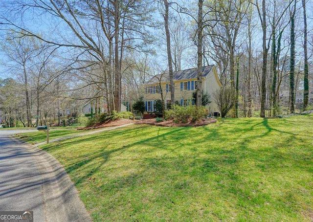 4241 Glenforest Way NE, Roswell, GA 30075