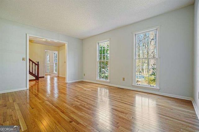 4241 Glenforest Way NE, Roswell, GA 30075