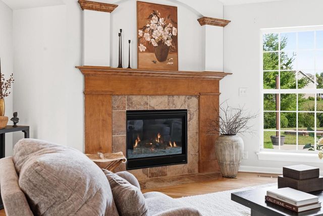 1724 Moccasin TRAIL, Waukesha, WI 53189