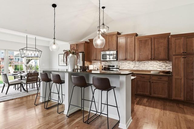 1724 Moccasin TRAIL, Waukesha, WI 53189