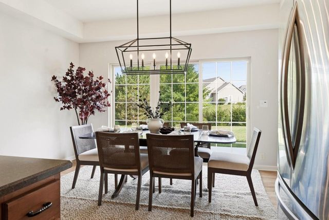 1724 Moccasin TRAIL, Waukesha, WI 53189