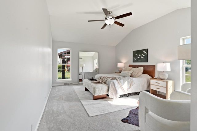 1724 Moccasin TRAIL, Waukesha, WI 53189