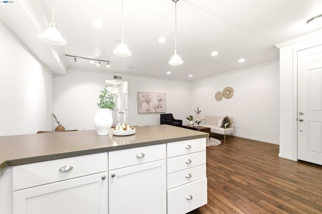 4704 Norris Canyon Rd 203, San Ramon, CA 94583