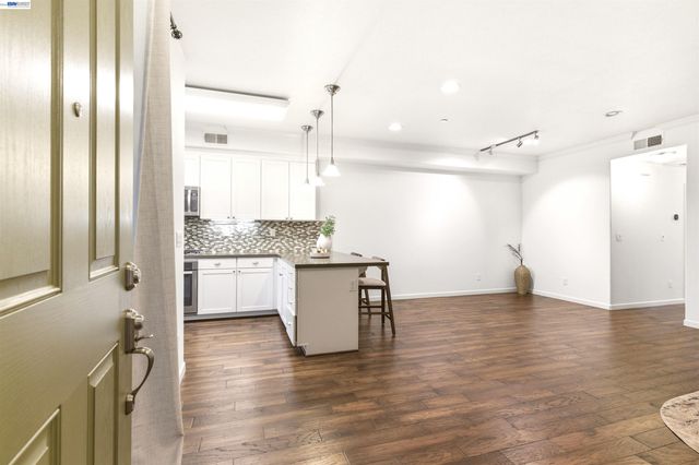 4704 Norris Canyon Rd 203, San Ramon, CA 94583