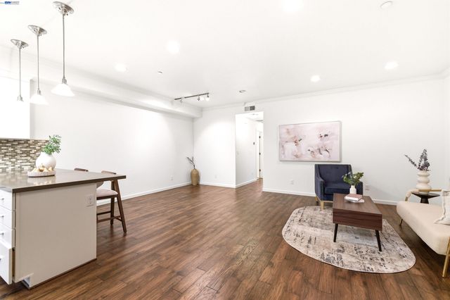 4704 Norris Canyon Rd 203, San Ramon, CA 94583