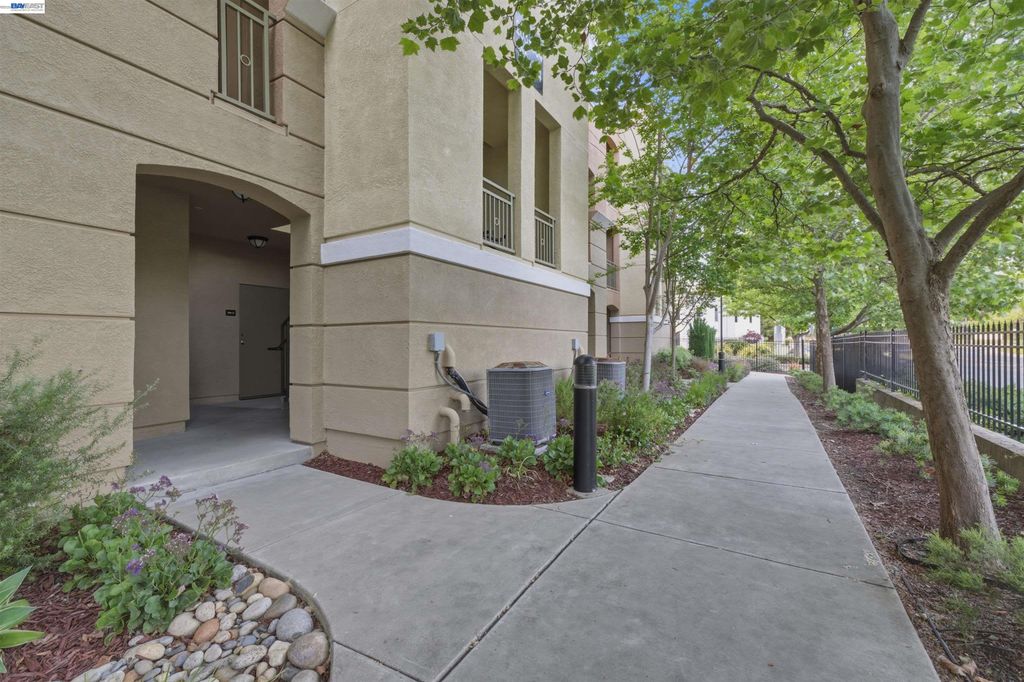 4704 Norris Canyon Rd 203, San Ramon, CA 94583