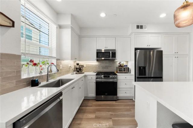 2217 S Ava Gln, Escondido, CA 92025
