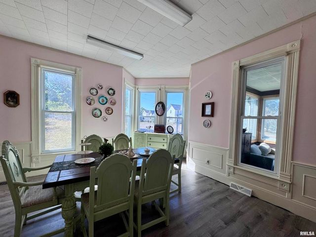 1415 4TH Street, Fulton, IL 61252