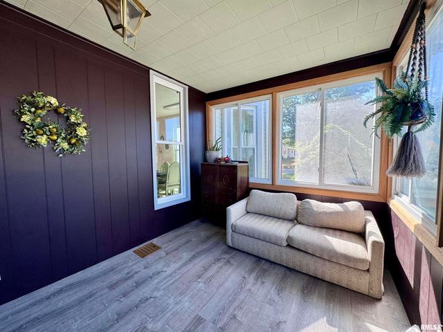 1415 4TH Street, Fulton, IL 61252