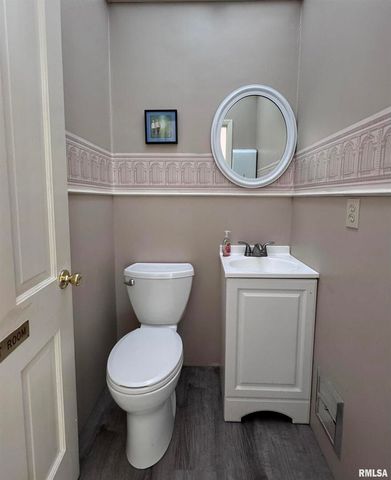 1415 4TH Street, Fulton, IL 61252