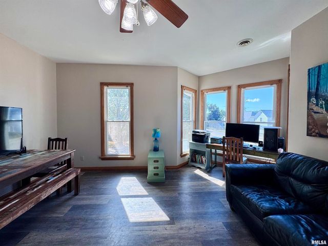 1415 4TH Street, Fulton, IL 61252