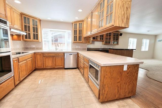 8645 Fallbrook Way, Sacramento, CA 95826