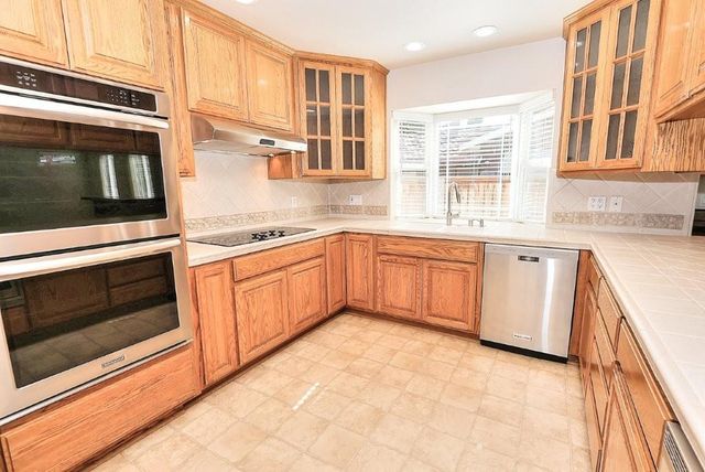 8645 Fallbrook Way, Sacramento, CA 95826