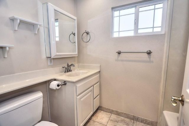 8645 Fallbrook Way, Sacramento, CA 95826