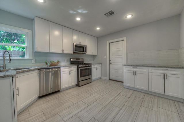 2011 Fortview RD, Austin, TX 78704