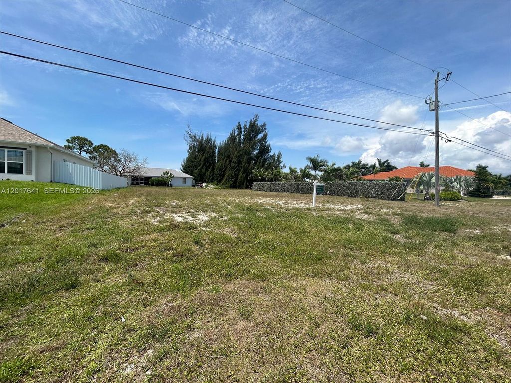 3217 NW 21st Street, Cape Coral, FL 33993