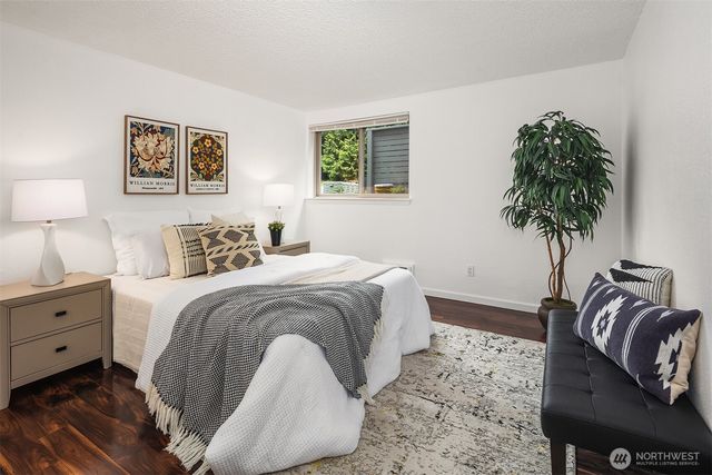 4727 W Lake Sammamish Parkway SE #B-106, Issaquah, WA 98027