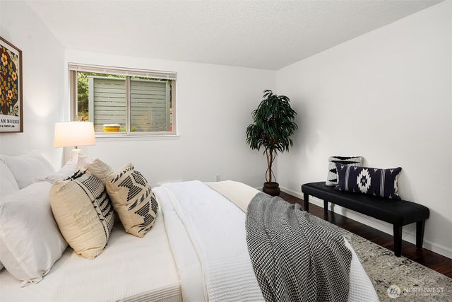 4727 W Lake Sammamish Parkway SE #B-106, Issaquah, WA 98027
