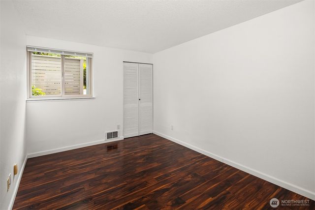 4727 W Lake Sammamish Parkway SE #B-106, Issaquah, WA 98027