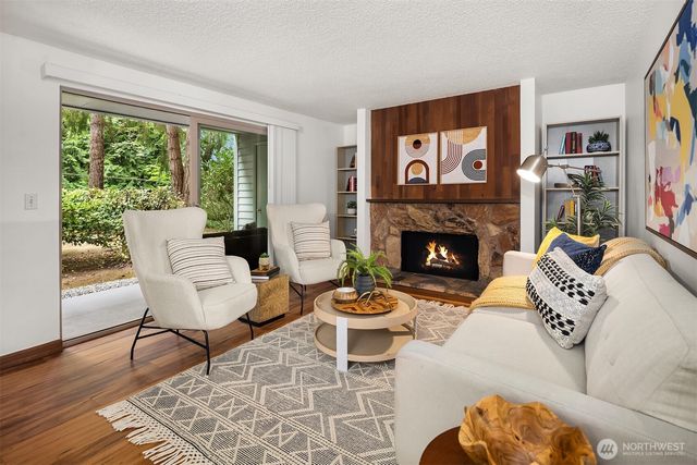 4727 W Lake Sammamish Parkway SE #B-106, Issaquah, WA 98027