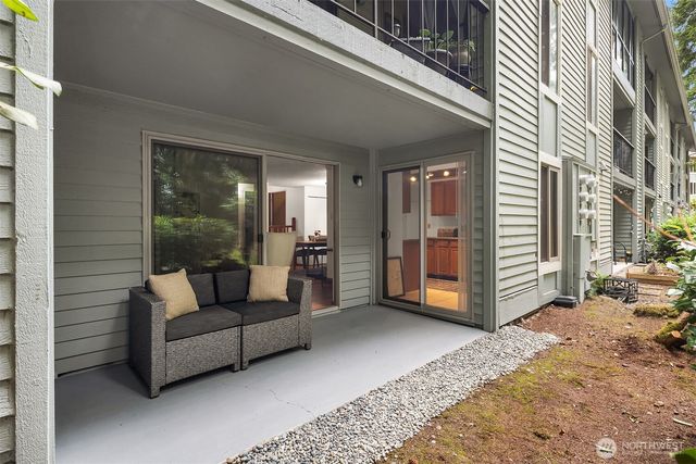 4727 W Lake Sammamish Parkway SE #B-106, Issaquah, WA 98027