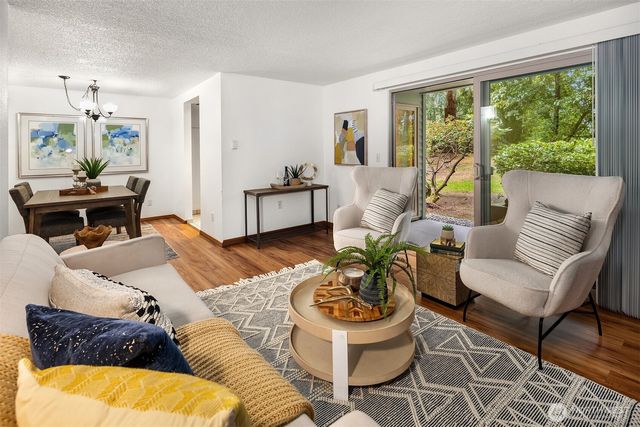 4727 W Lake Sammamish Parkway SE #B-106, Issaquah, WA 98027