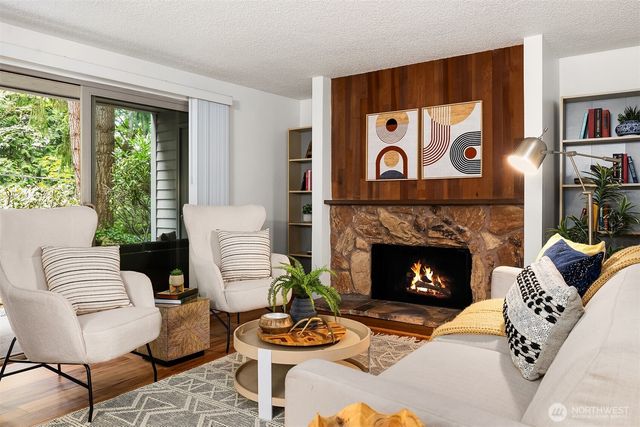 4727 W Lake Sammamish Parkway SE #B-106, Issaquah, WA 98027