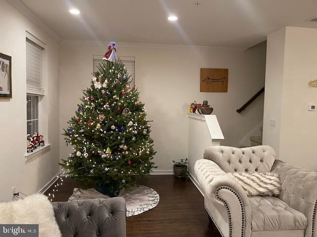 8 MANCHESTER DR, Hatboro, PA 19040