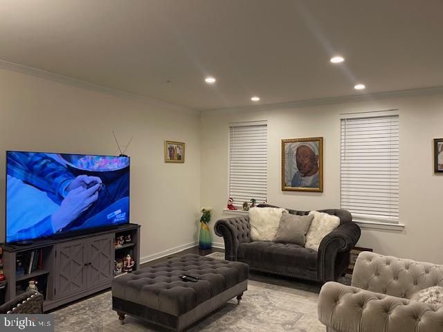 8 MANCHESTER DR, Hatboro, PA 19040