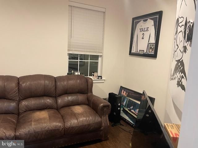 8 MANCHESTER DR, Hatboro, PA 19040