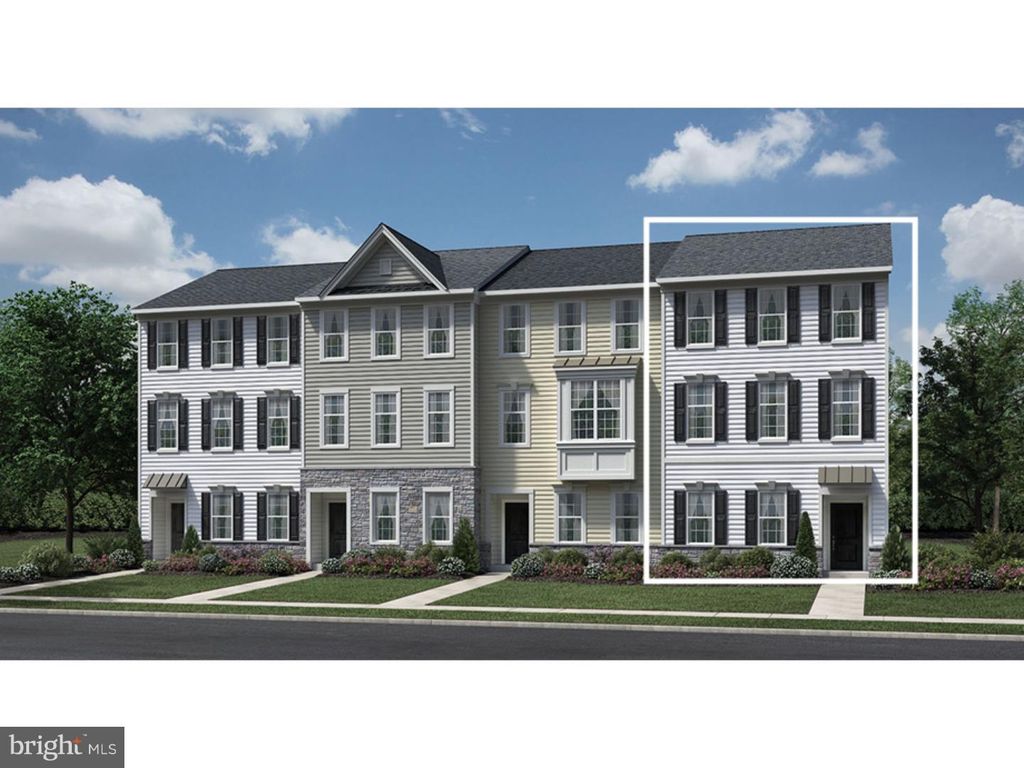 8 MANCHESTER DR, Hatboro, PA 19040