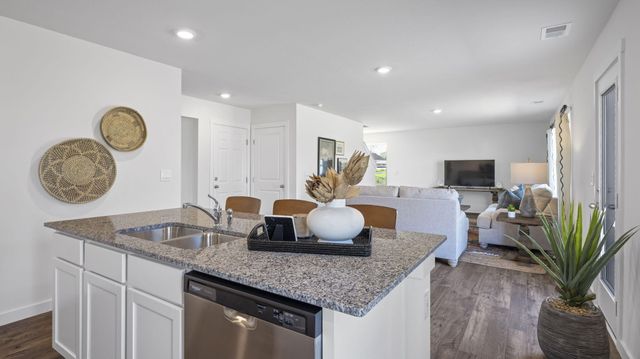 128 English Oak Lane, Athens, TN 37303