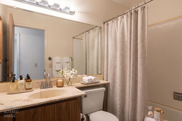 7624 Valley Wood Dr, Sacramento, CA 95828