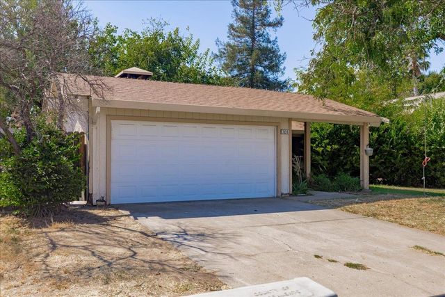 7624 Valley Wood Dr, Sacramento, CA 95828