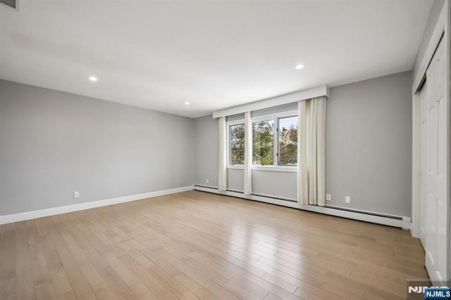 11 Hudson Terrace, Englewood Cliffs, NJ 07632