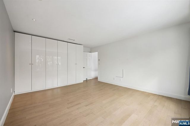 11 Hudson Terrace, Englewood Cliffs, NJ 07632