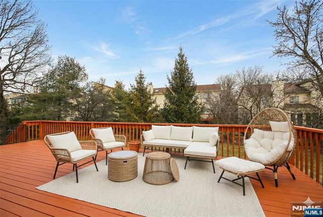 11 Hudson Terrace, Englewood Cliffs, NJ 07632