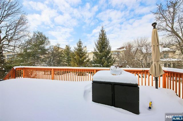 11 Hudson Terrace, Englewood Cliffs, NJ 07632