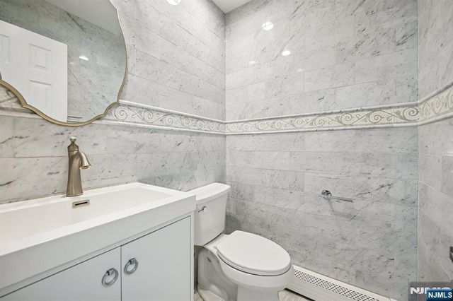 11 Hudson Terrace, Englewood Cliffs, NJ 07632