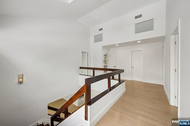 11 Hudson Terrace, Englewood Cliffs, NJ 07632