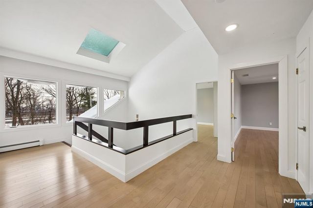 11 Hudson Terrace, Englewood Cliffs, NJ 07632