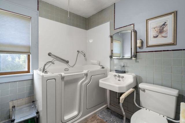 138 Forest St, Watertown, MA 02472