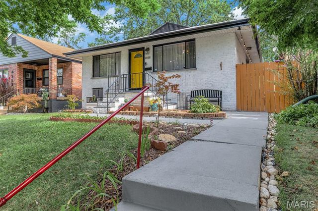 4959 Fairview Avenue, St Louis, MO 63139